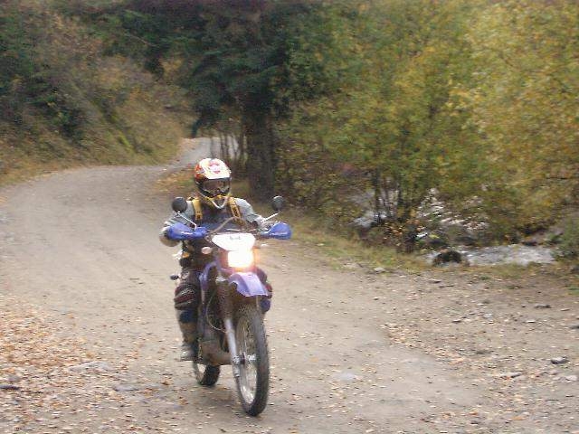 Acelerando en carretera rural